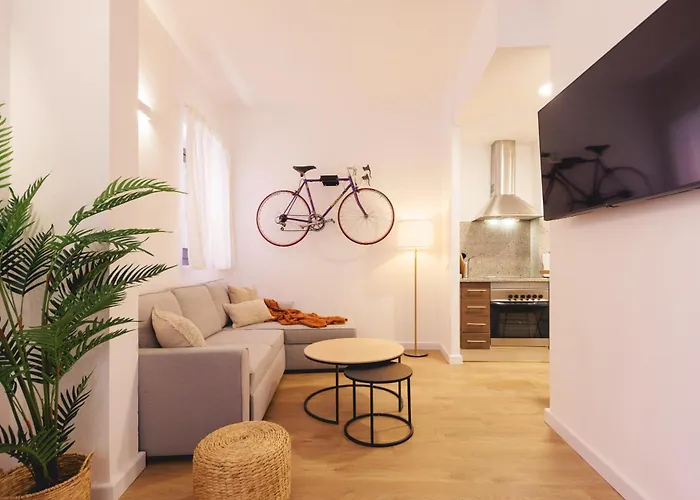 Bravissimo Portal Barca, Monthly *