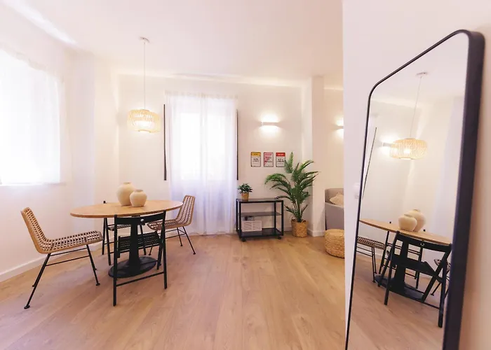 Bravissimo Portal Barca, Monthly * Girona