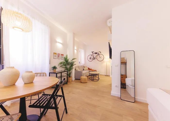 Bravissimo Portal Barca, Monthly