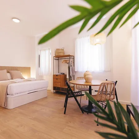 Bravissimo Portal Barca, Monthly *